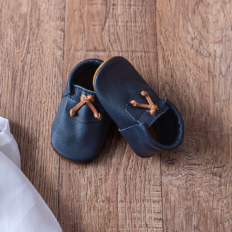 Navy fashion infant shoes